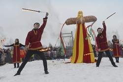 Песни, танцы и блины: в Тамбове масштабными гуляниями проводили зиму