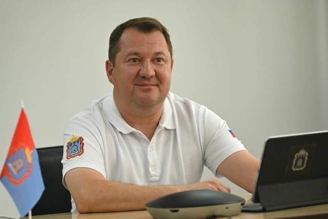 Глава Никифоровского района поздравил Максима Егорова с победой на выборах  | Знамя