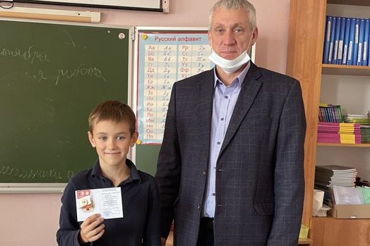 Константин Жуков с наградой и Игорь Пустовалов
