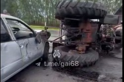 В Токарёвке столкнулись трактор и «Калина». Пострадали подростки