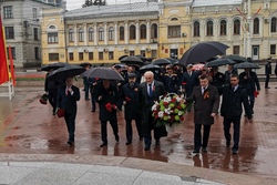 Руководители региона возложили цветы к памятнику Зои Космодемьянской