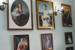 Музейно-выставочный центр Тамбова приглашает полюбоваться женским портретами редкой красоты