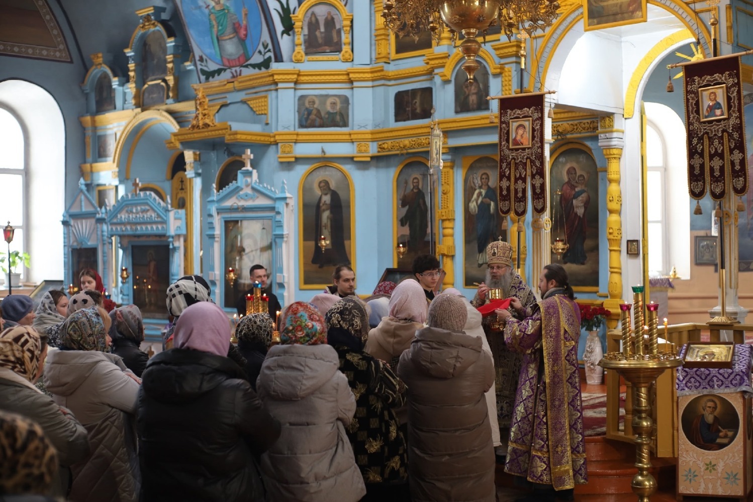 15 марта 2026 года, в неделю 3-ю Великого поста, Крестопоклонную, Владыко Гермоген совершил Божественную литургию в Крестовоздвиженском храме с. Карели Моршанского МО