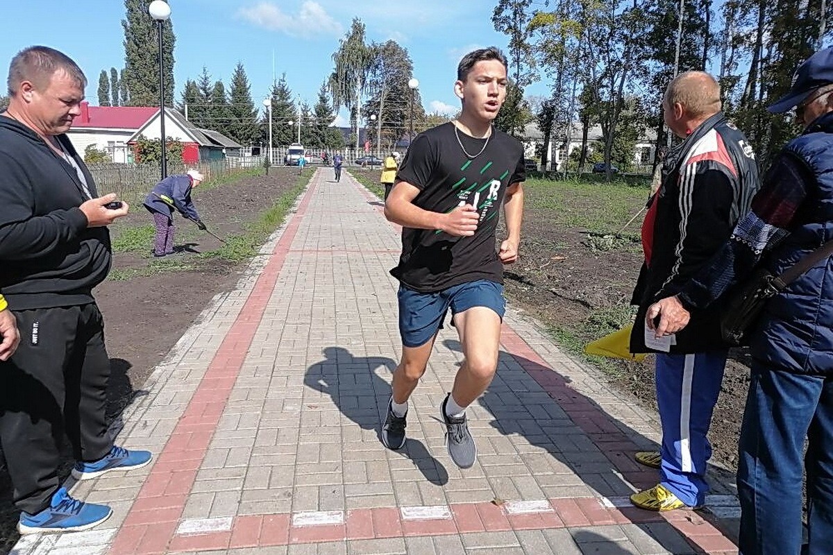 Победитель забега Александр Егоров