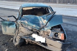 В Мичуринском округе при столкновении «Вольво» и «девятки» пострадали три человека
