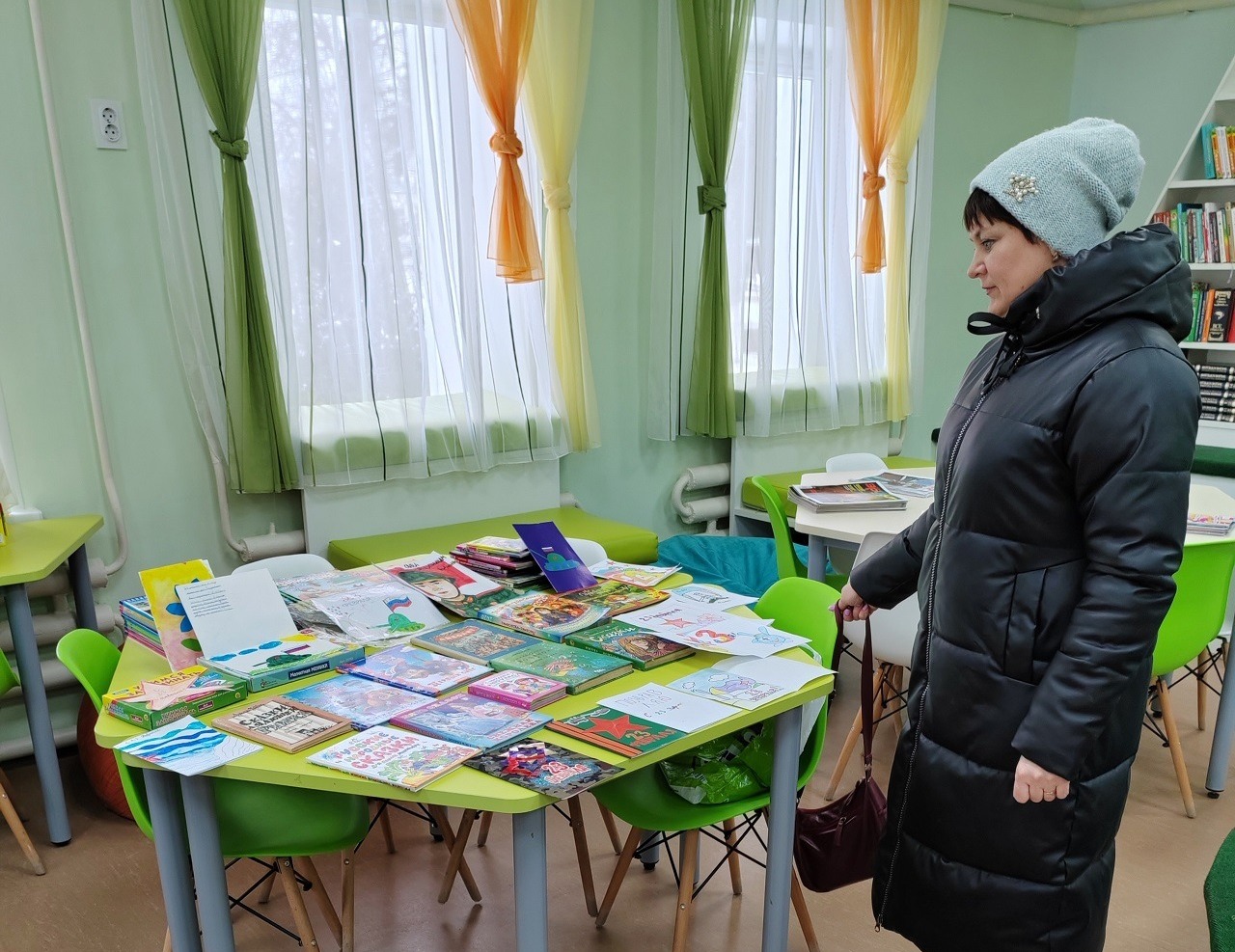 Детские книги знаменцы собрали для дошкольников Новоайдарского района