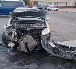 В Рассказове столкнулись «Рено» и «Шевроле»