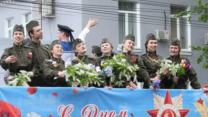 День победы прошло мероприятие. Торжественные мероприятия 9 мая в городе Стародуб. Парад в Мичуринске 9 мая. 9 Мая 2018 год Мичуринск. Концерт в Ивангороде в честь дня Победы.