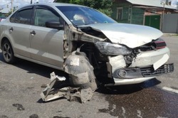 В Сампурском округе столкнулись «КамАЗ» и «Гранта». Водитель «Лады» в больнице