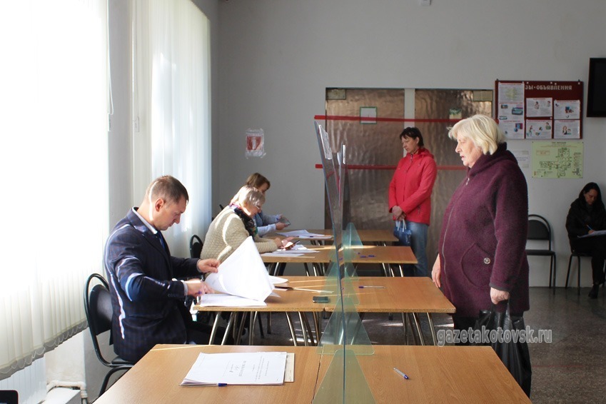 Голосование на котовском избирательном участке №188