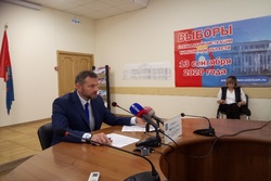 Председатель облизбиркома Андрей Офицеров провёл брифинг по итогам прошедших выборов