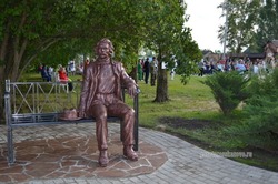 Памятник писателю Сергееву-Ценскому открыли в Рассказовском округе