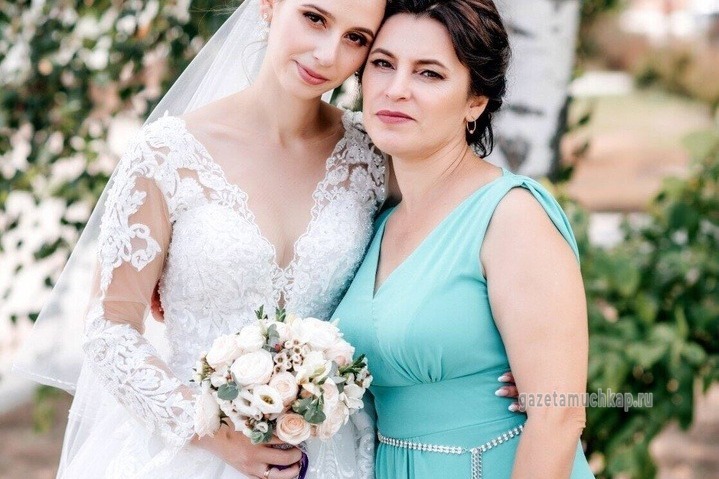Алина Ансимова с мамой Еленой Будниковой