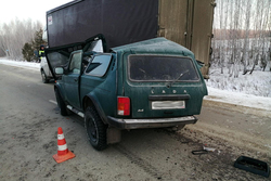 В Бондарском районе внедорожник влетел в грузовик: два человека в больнице