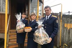 Сотрудники регионального СК навестили 93-летнего ветерана Великой Отечественной войны