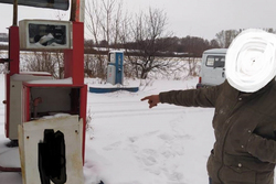В одном из сёл Тамбовской области молодой парень обокрал бензоколонку