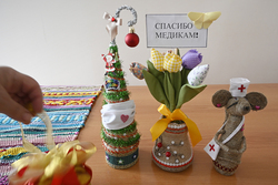 Тамбовские умельцы изготовили для врачей новогодние сувениры в рамках акции «Спасибо, медики!»