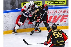 Тамбовские хоккеисты уступили в первом матче выездной серии в Ижевске