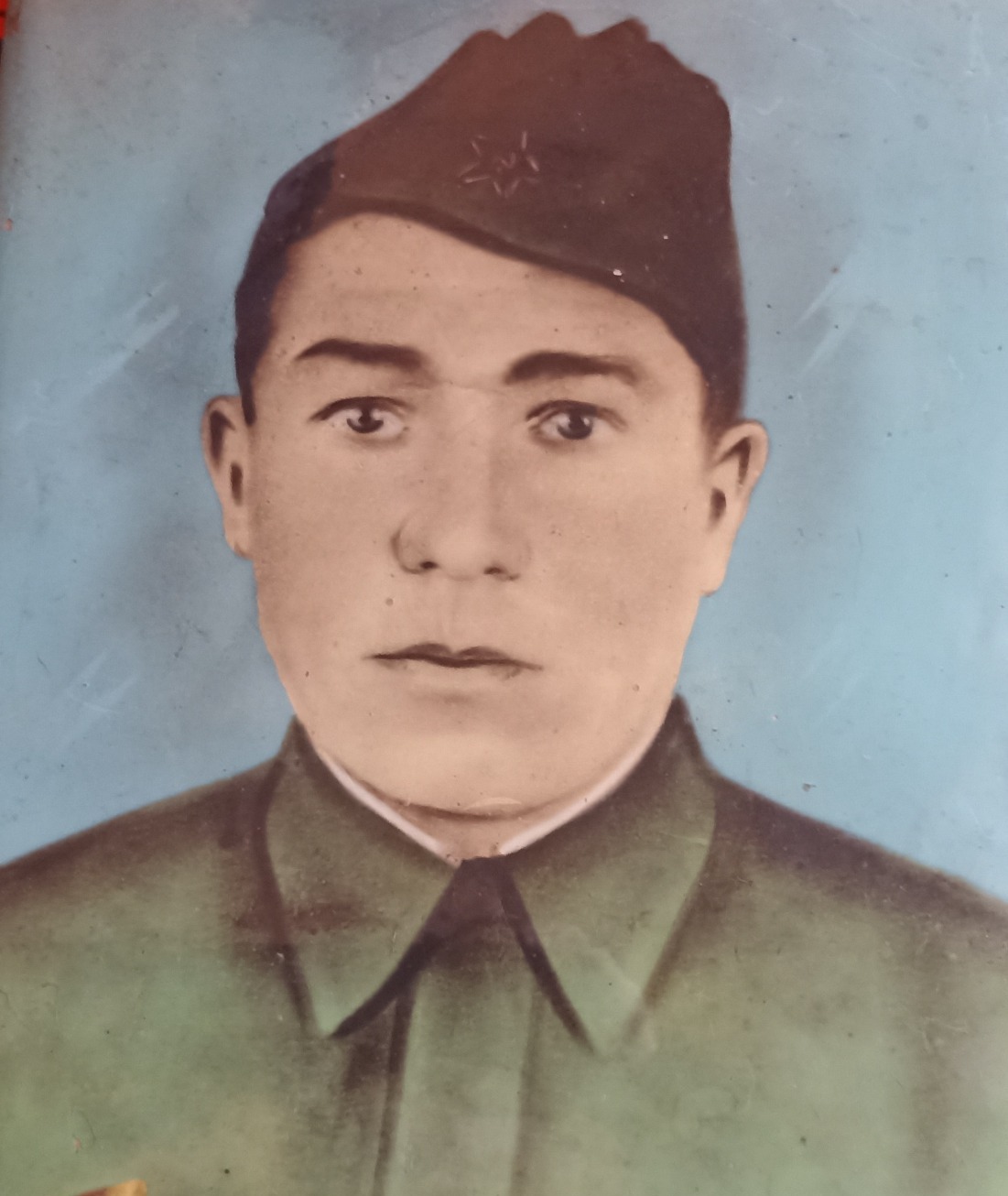 Отец, Николай Александрович, погиб на фронте