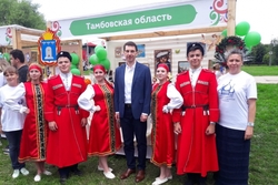 Тамбовчане приняли участие в благотворительной акции «Белый цветок»
