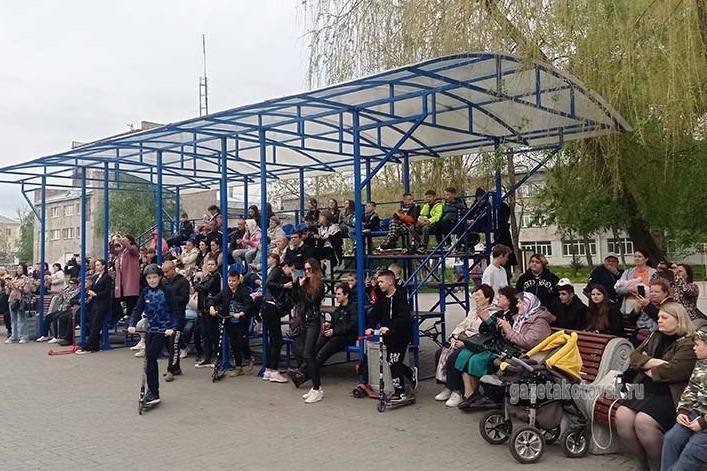 Зрители и участники