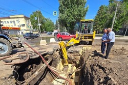 В Тамбове продолжают устранять повреждения на магистральном водоводе