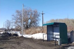В селе Васильевка построили остановочный павильон после обращения к губернатору 