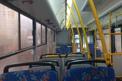 Кондуктор, не выпускавшая школьника из автобуса, решила уволиться