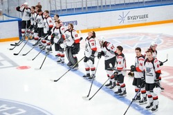 Хоккеисты «Тамбова» завершили сезон победой в Санкт-Петербурге