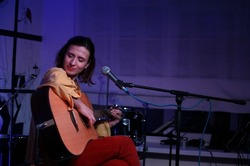 Оптимизм в прозрачном миноре: в морозный вечер Екатерина Яшникова растопила сердца