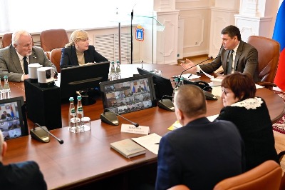 Неделя Евгения Первышова: настройка работы власти и ликвидация последствий ЧП