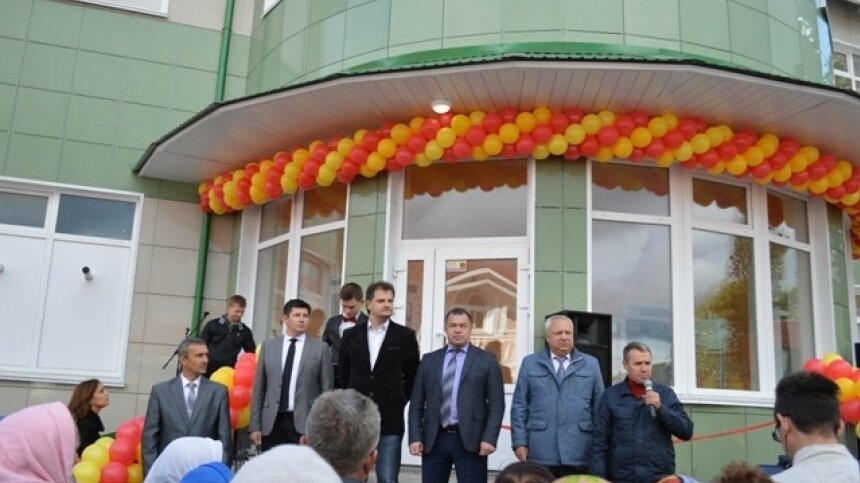 Магазин часы мичуринск часы работы. Мичуринск рынок Центральный. Рынок в Мичуринске. ТЦ август Мичуринск. Торговый дом Центральный Мичуринск.