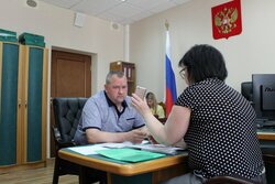 Олег Иванов помог тамбовчанам разобраться с проблемами ЖКХ и нарушения общественного порядка