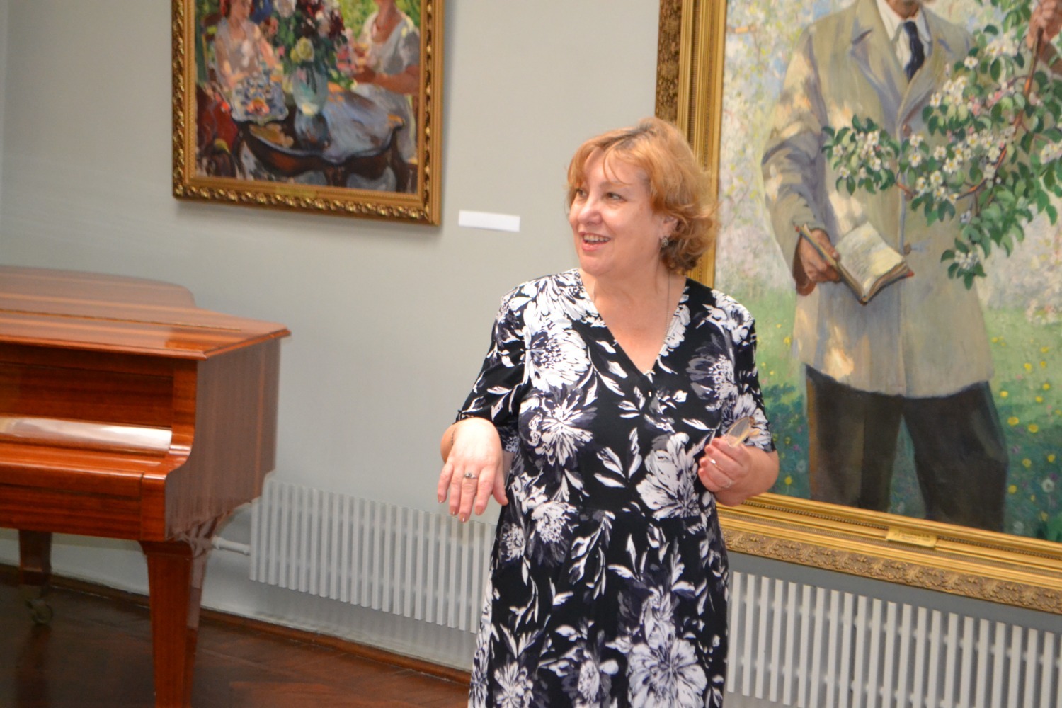 Посетительница музея Галина Ломакина делится впечатлениями от выставки 