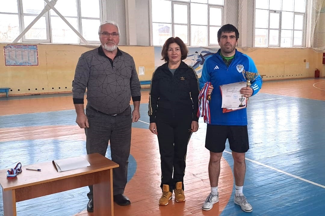 Владимир Беспалов, Вера Островерхова и капитан команды победителей Денис Денисов