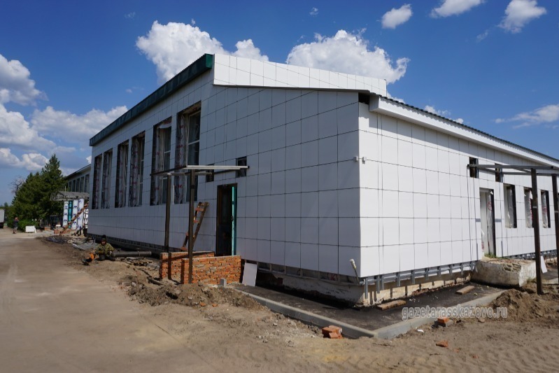 Фасад Нижнеспасской школы отделали современными материалами
