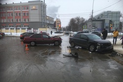 В Тамбове в ДТП возле хлебокомбината пострадали двое мужчин
