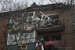 В пострадавшие от атаки БПЛА дома в Котовске привезли первые оконные блоки