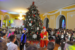 Дискотека в белом серпантине и «Операция «Новый Год»: в Тамбове 1300 детей пригласили на Губернаторскую ёлку