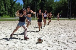 В Тамбове брюнетки победили блондинок в футбольном матче
