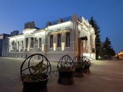 На здании Дворца бракосочетаний в Тамбове установили 90 светильников