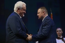 Александр Никитин переизбран на второй срок: с победой губернатора поздравил председатель облдумы Евгений Матушкин