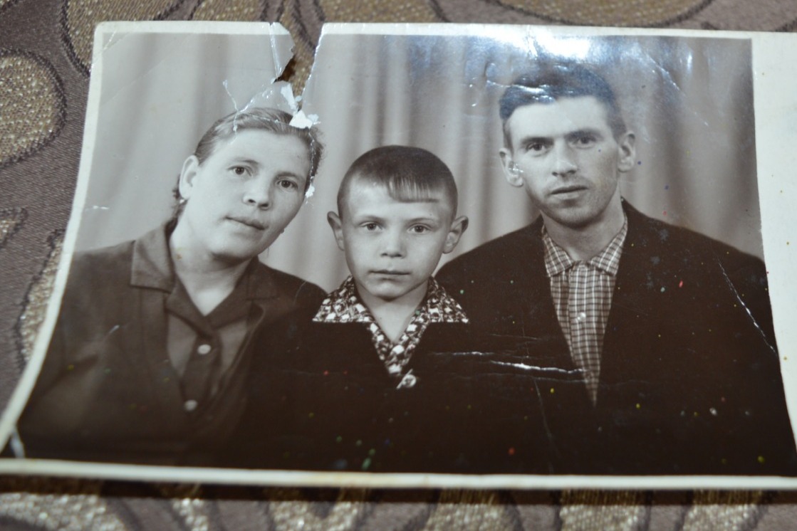 Анна Михайловна вместе с первым супругом и сыном Сергеем