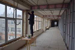 Максим Косенков проверил ход капитального ремонта в трёх школах