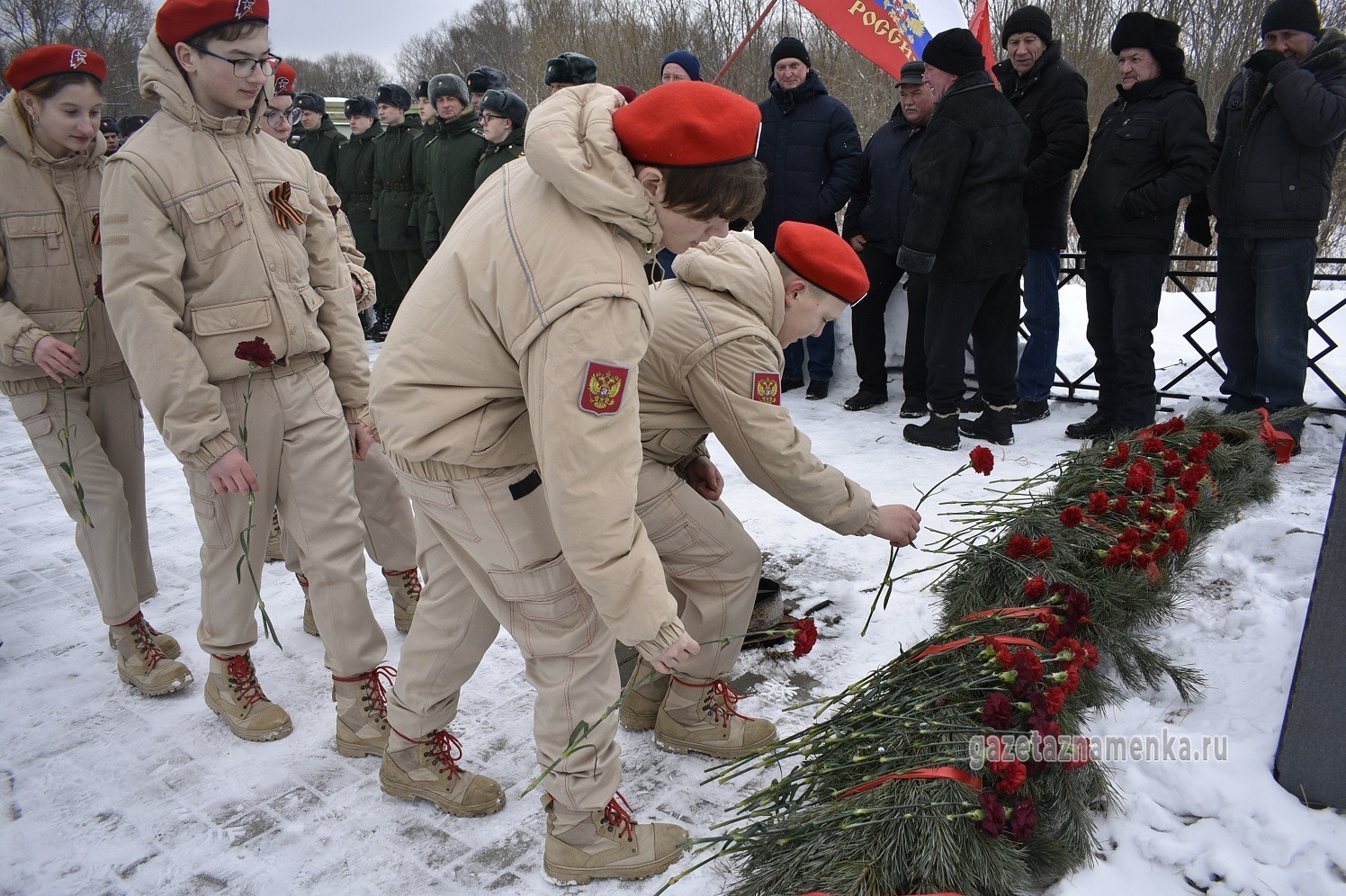 Возложение цветов к памятнику воинам-афганцам в Воронцовке