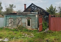 В Тамбове при пожаре в заброшенном доме погиб мужчина 