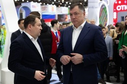 Вице-премьер российского правительства Марат Хуснуллин посетил тамбовский стенд на выставке Россия