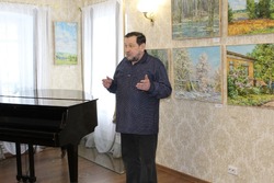 Более 300 картин получил в подарок литературно-музыкальный музей Мичуринска 