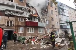 34 спасателя работают на месте обрушения многоэтажки в Кирсанове