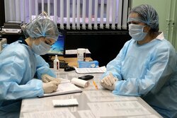 Выплаты соцработникам в связи с коронавирусом продлены до середины октября